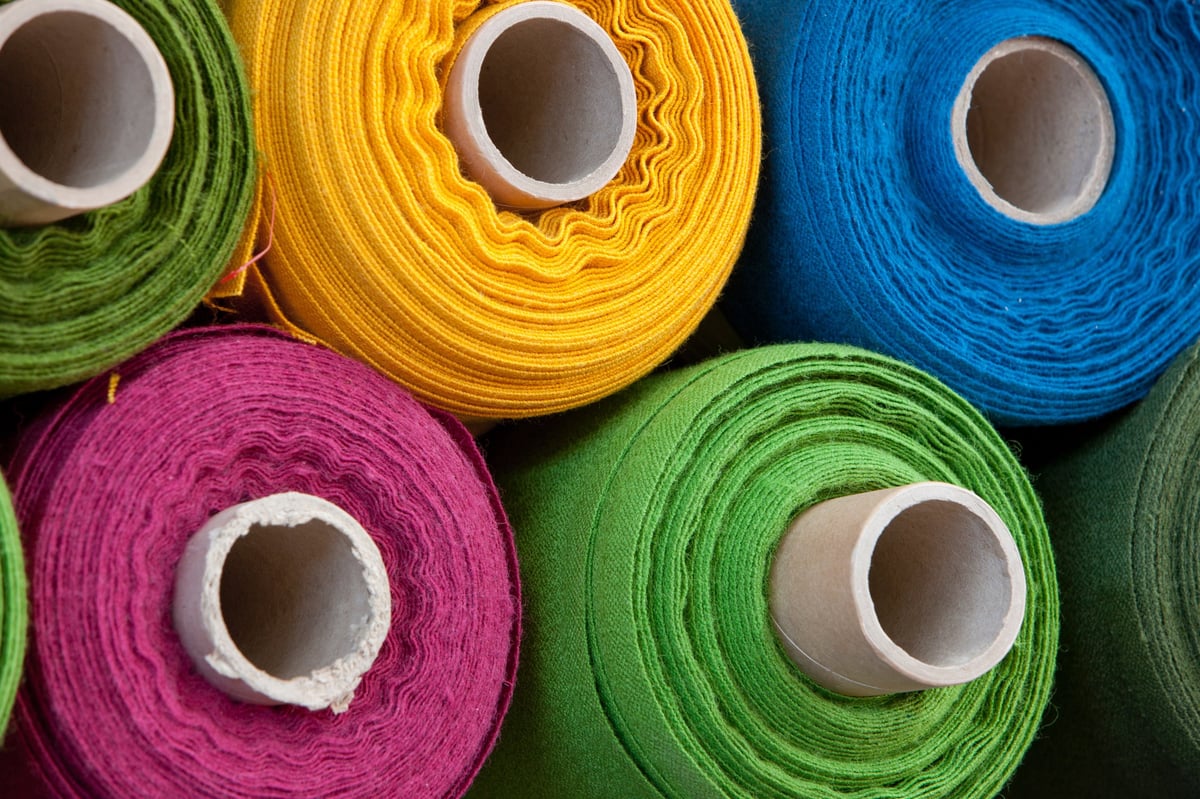 Rollos de tela colorida